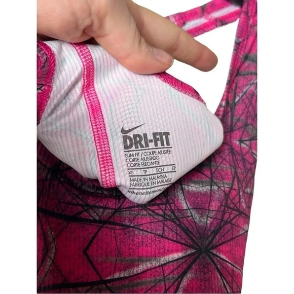 1648. NIKE DRI-FIT WORKOUT TANK TOP PINK/GRAY/BLACK IN COLOR; GEOMETRICAL SHAPES - Picture 4 of 7